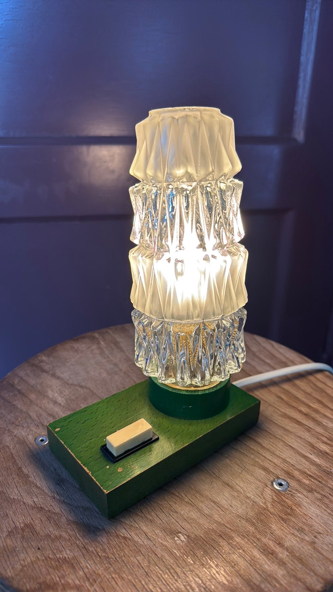Vintage tafellamp jaren 60 70 (hout en glas), Gebruikt, Overige merken, E14 (klein), Ophalen of Verzenden