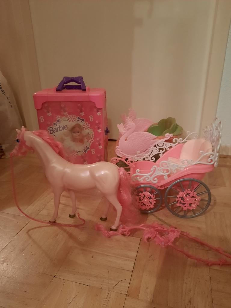 Barbie paard, koets en koffer, Ophalen of Verzenden, Barbie