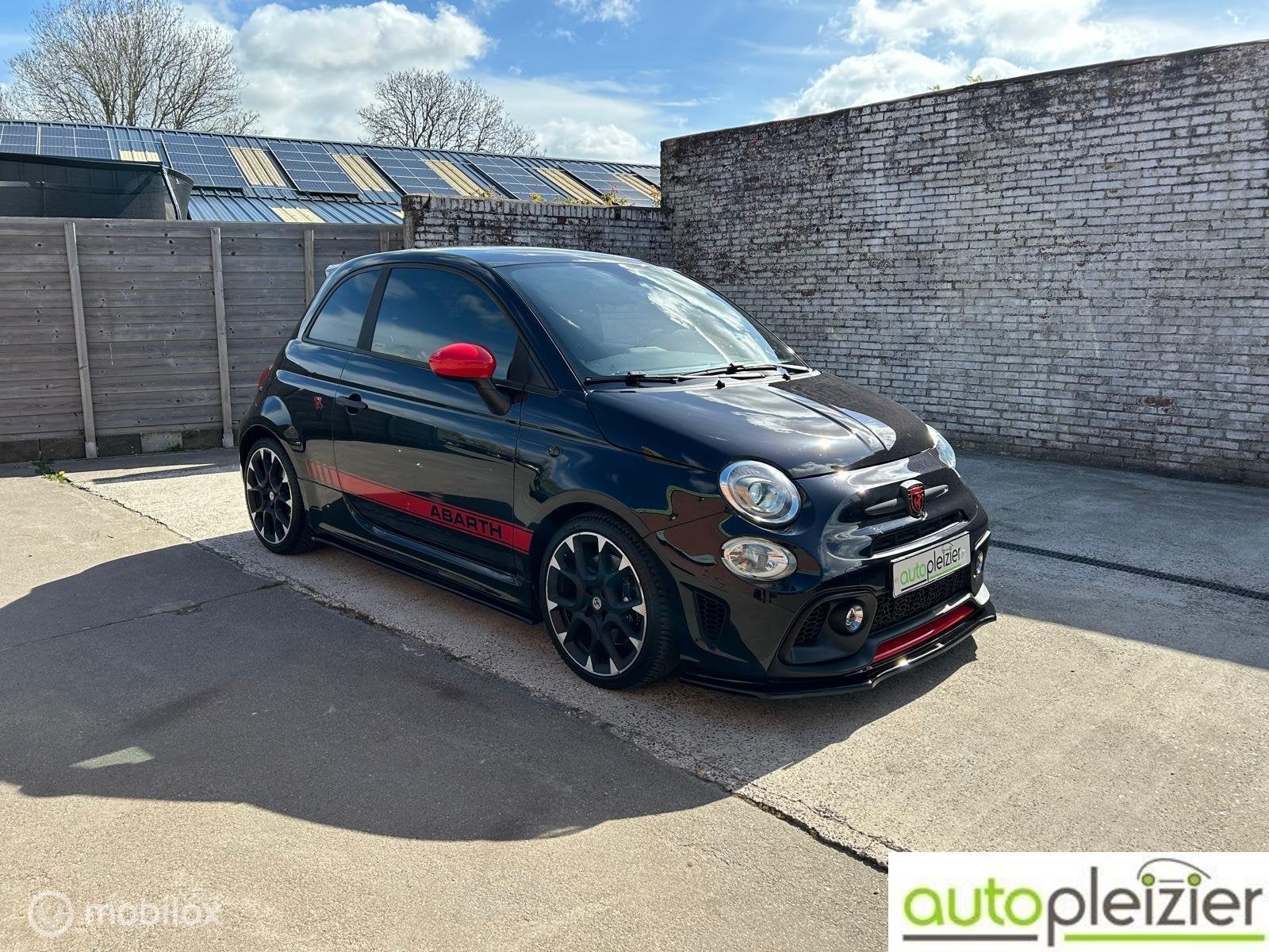 Fiat 500 1.4 T-Jet Abarth Competizione|straight pipe|Sabelt|, Auto's, Gebruikt, 4 cilinders, 1055 kg, Xenon verlichting