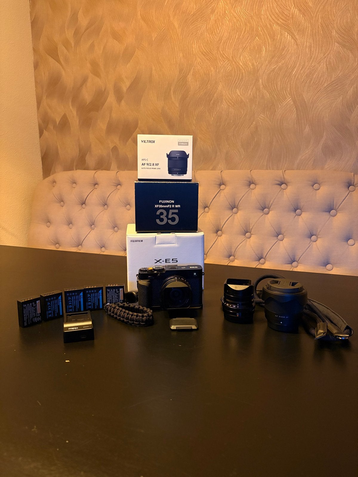 Fujifilm X-E5 complete set – 3 lenzen + veel accessoires, Zo goed als nieuw, Fujifilm, Accu, 8 keer of meer
