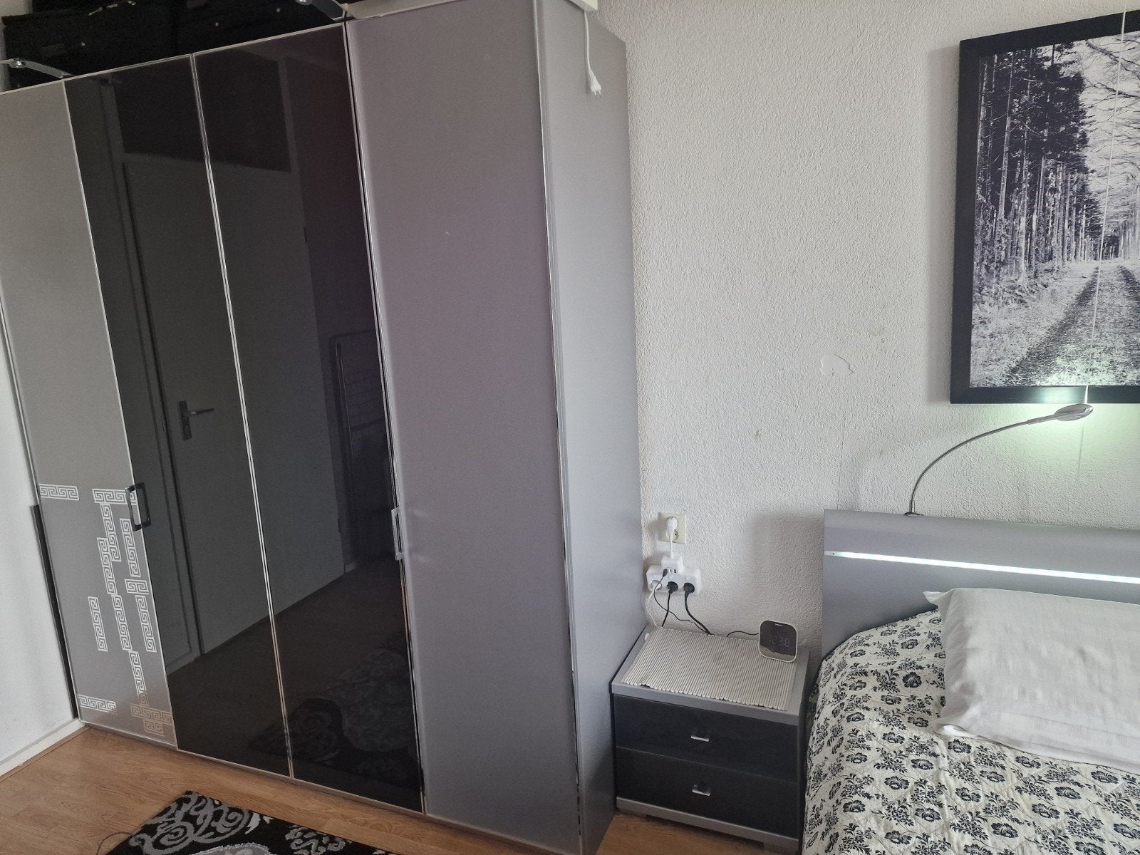 Complete slaapkamerinrichting: bed, kledingkast,nachtkastjes, Ophalen, Gebruikt, Tweepersoons, Modern