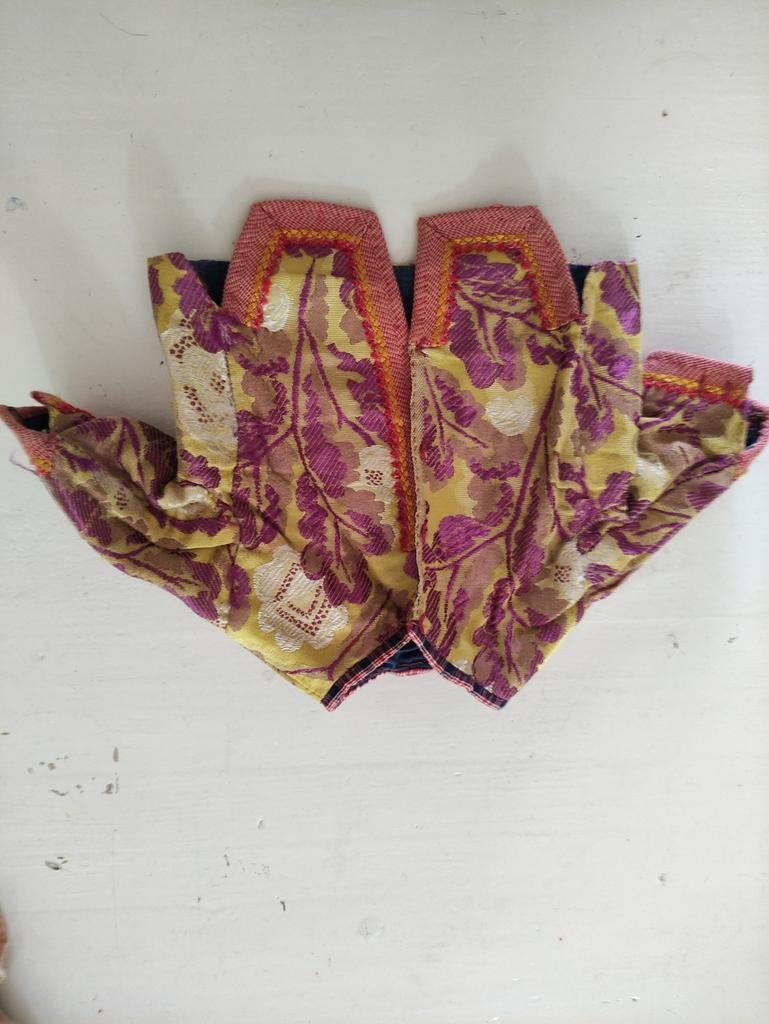 Antiek babyjasje,zgn borsikje klederdracht Marken, Antiek en Kunst, Antiek | Kleding en Accessoires, Ophalen of Verzenden