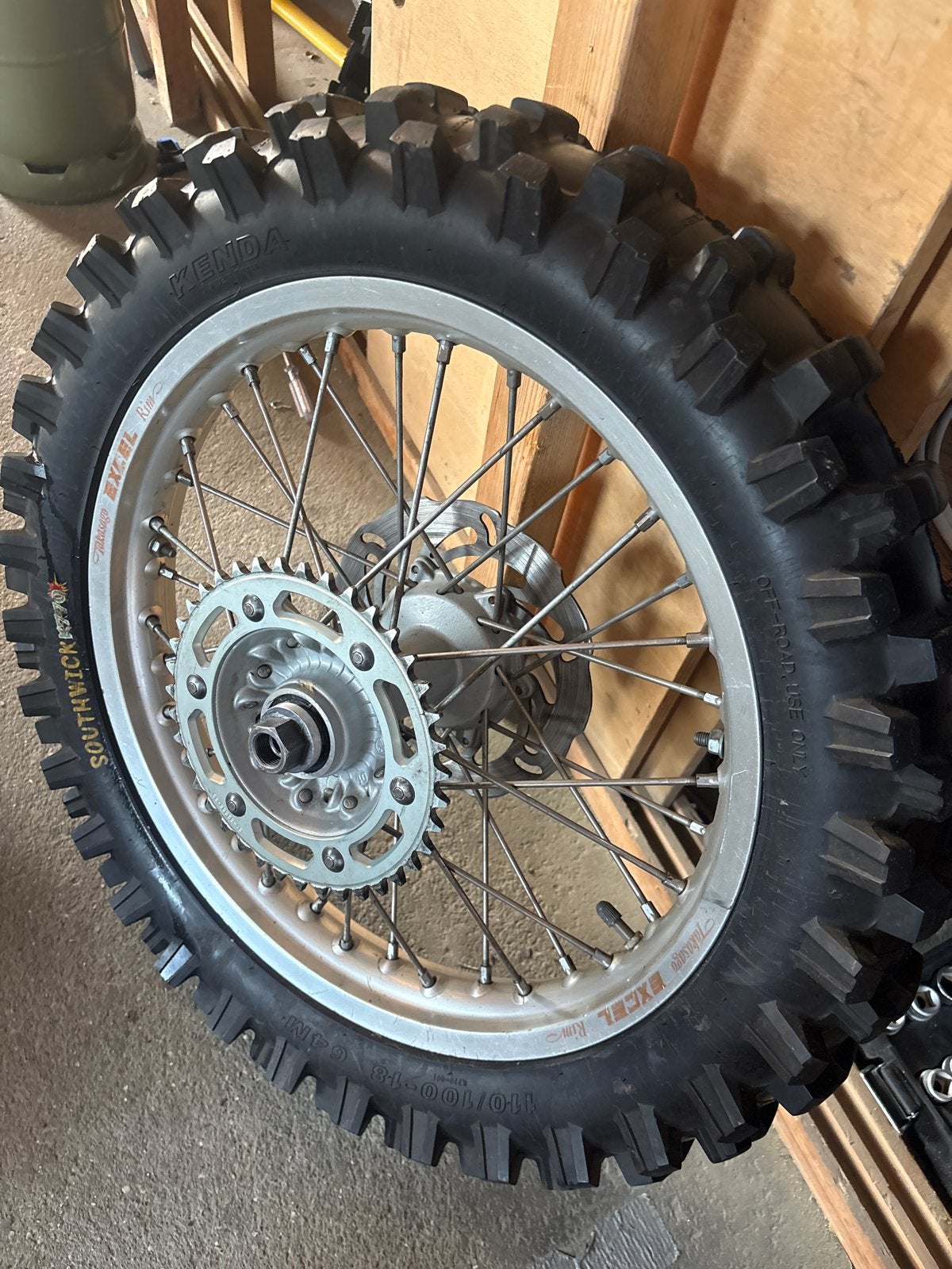 Husaberg 501 FE Crossbaan Velg met Tandwielen en Remschijf, Ophalen of Verzenden, Gebruikt
