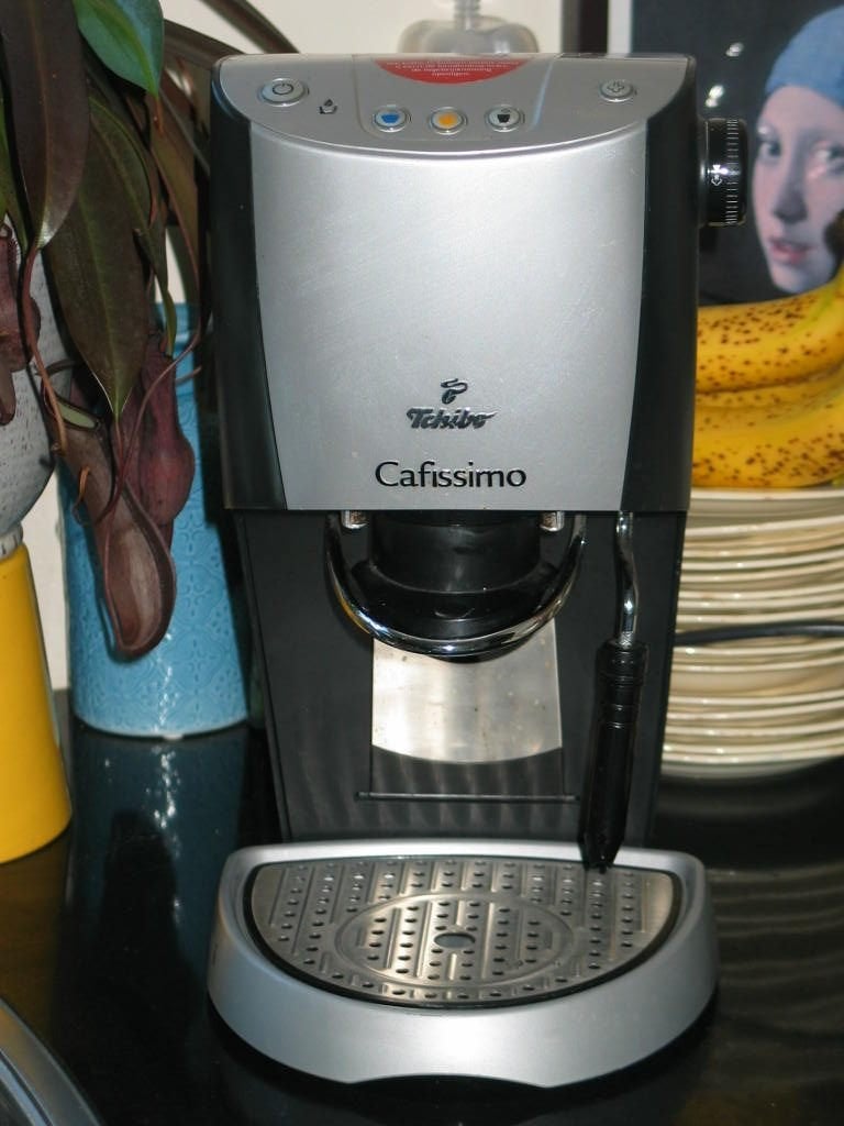 Tchibo cafissimo koffiezetter voor tchibo cup + opschuimer, Witgoed en Apparatuur, Koffiezetapparaten, Ophalen, Koffiepads en cups