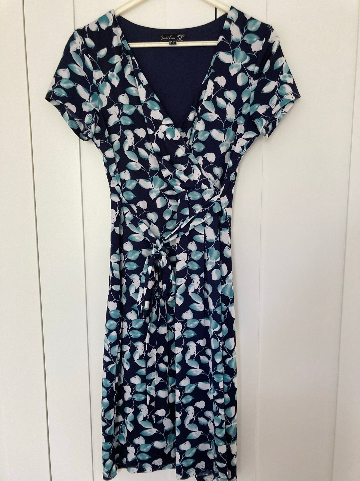Smashed Lemon jurk met bladprint, Kleding | Dames, Maat 38/40 (M), Blauw, Ophalen of Verzenden, Knielengte