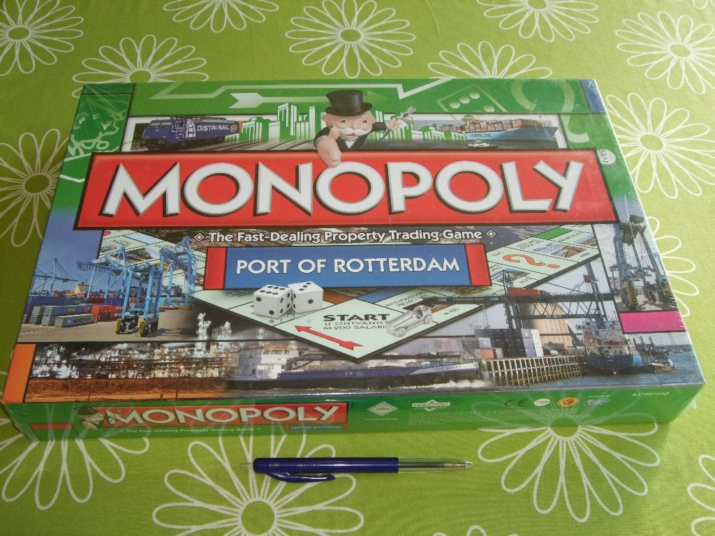 Nieuw in seal: Monopoly - Port of Rotterdam, Hobby en Vrije tijd, Gezelschapsspellen | Bordspellen, Vijf spelers of meer, Ophalen of Verzenden