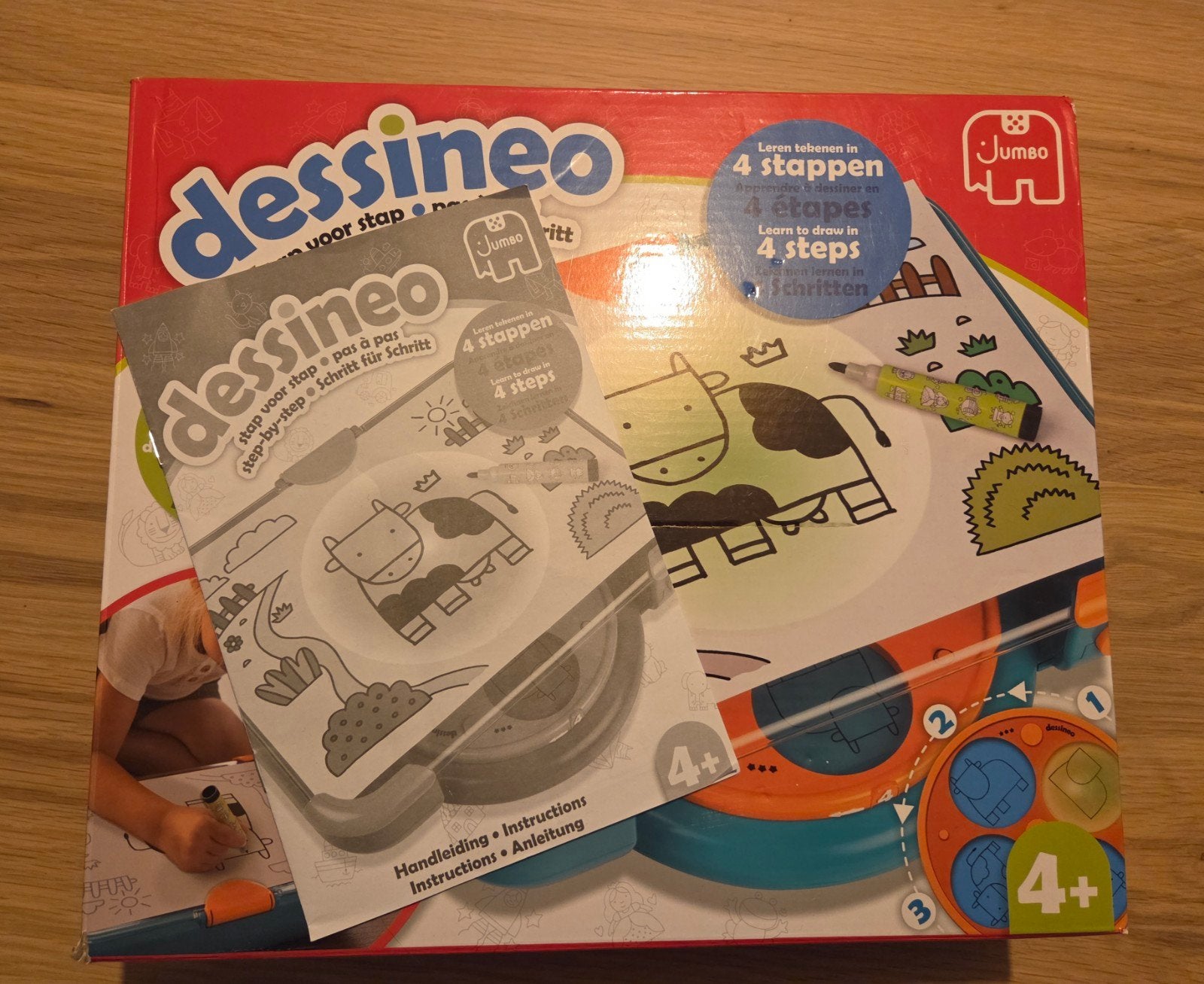 Dessineo tekentafel - Leer tekenen in 4 stappen, Ophalen of Verzenden, Zo goed als nieuw, Knutselen, Met licht