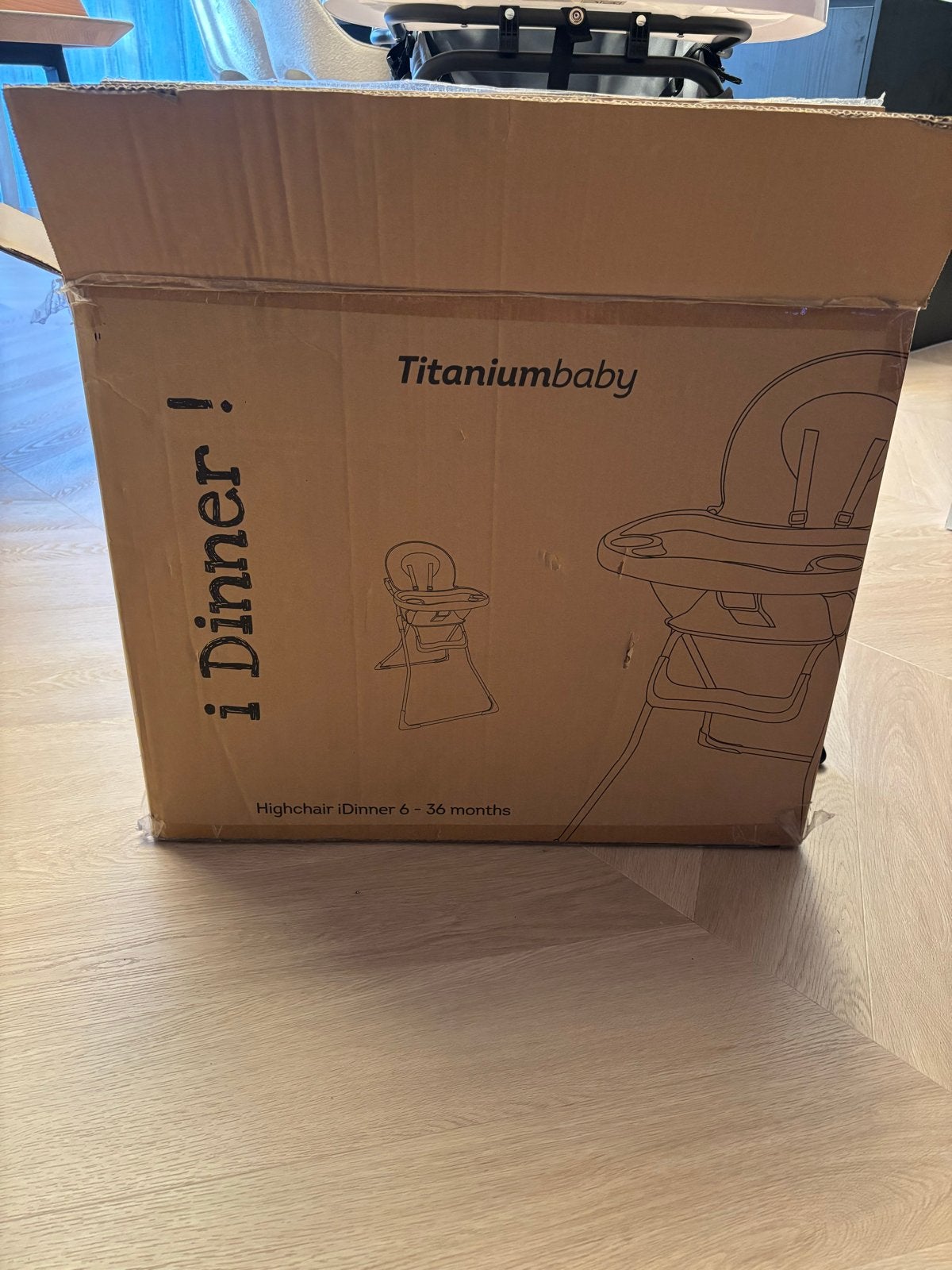 Titaniumbaby iDinner kinderstoel - Zo goed als nieuw, Ophalen, Zo goed als nieuw, Inklapstoel, Afneembaar eetblad