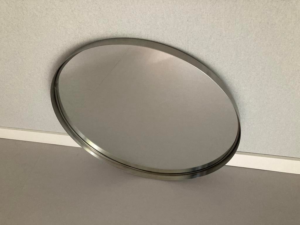 IKEA ronde spiegel met opstaande rvs rand diameter 57,5 cm, Huis en Inrichting, Woonaccessoires | Spiegels, Rond, Ophalen of Verzenden