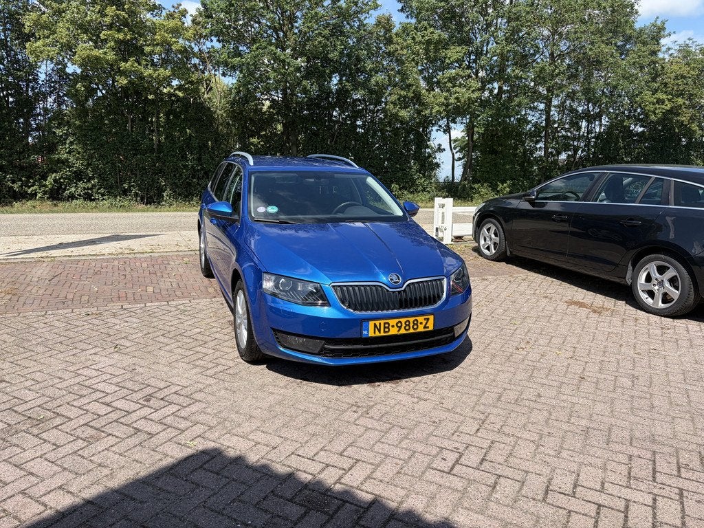 Skoda Octavia Combi 1.0 TSI Greentech Style Business TREKHAA, Voorwielaandrijving, Stof, Gebruikt, Automatische klimaatregeling
