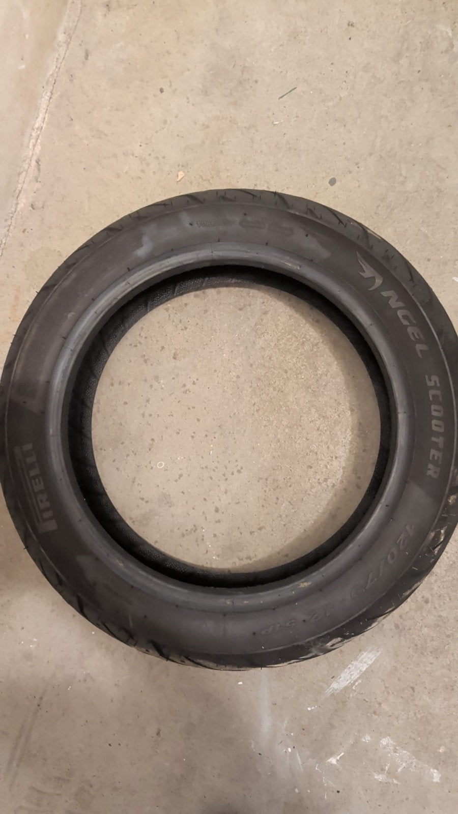 Pirelli Angel Scooter band 120/70-12, Ophalen, Zo goed als nieuw, Overige typen, Overige merken