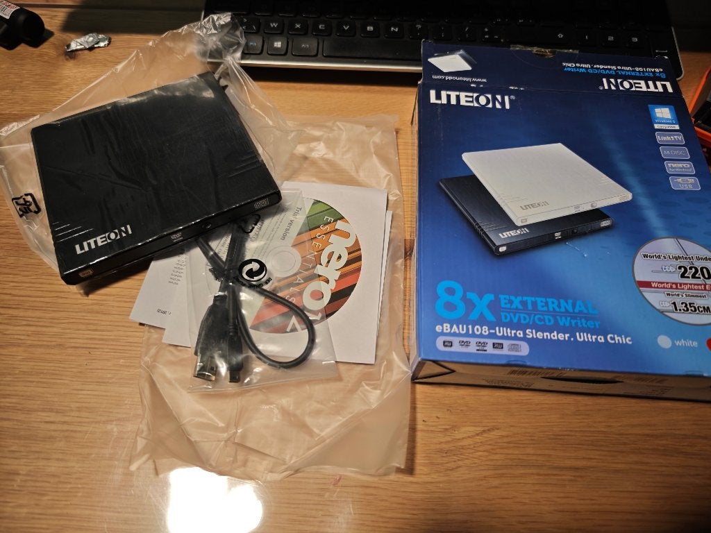 dvdrw usb-c hub bluetooth toetsenbord cooler, Computers en Software, Nieuw, Ophalen of Verzenden, Trust, USB-hub