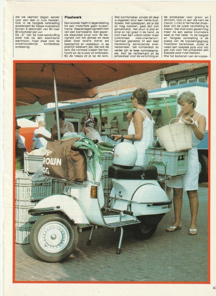Vintage knipsel 1982 Vespa scooter brommer P200E, Verzenden, Overige typen