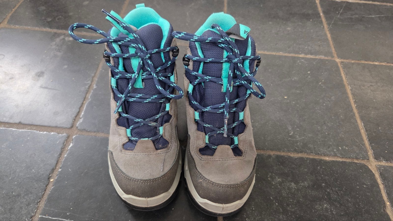Quechua waterdichte wandelschoenen, maat 32, Ophalen, Zo goed als nieuw, Schoenen