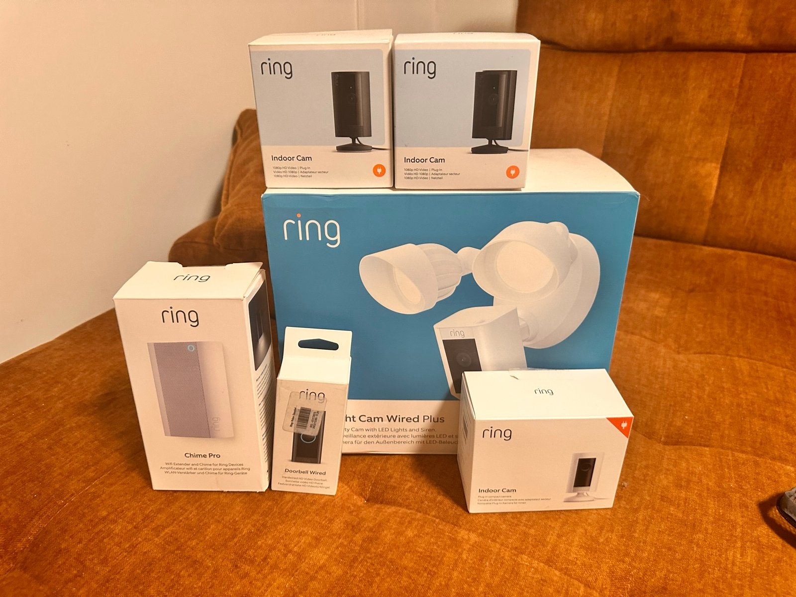 Ring Beveiligingsset: Indoor Cams, Floodlight Cam, Chime Pro, Ophalen of Verzenden, Zo goed als nieuw, Binnencamera