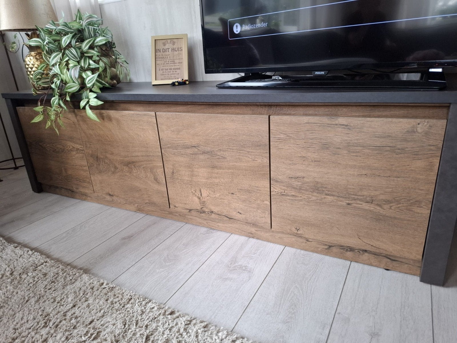 Modern TV-meubel met 4 deuren - 170x48x43 cm, Ophalen, 150 tot 200 cm, Zo goed als nieuw, Minder dan 100 cm