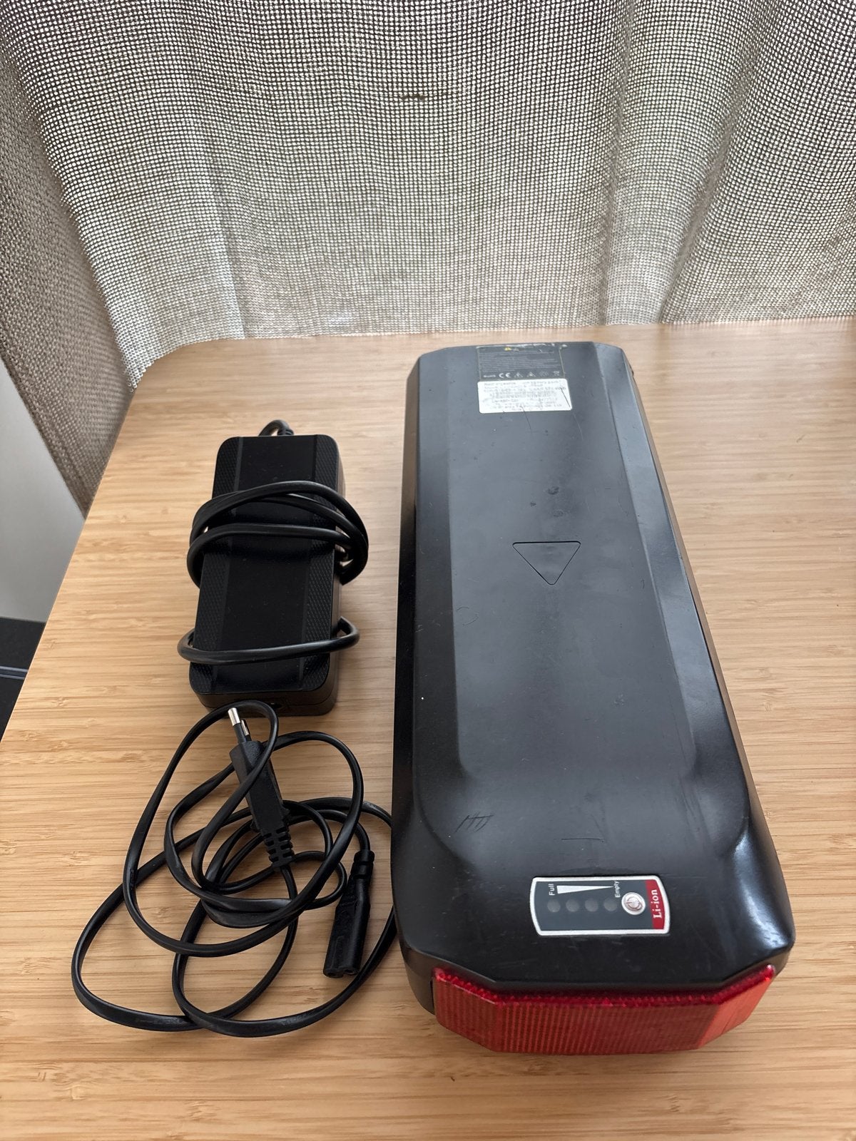 E-bike accu met oplader - 36V 10Ah 370Wh Li-ion, Ophalen, Gebruikt