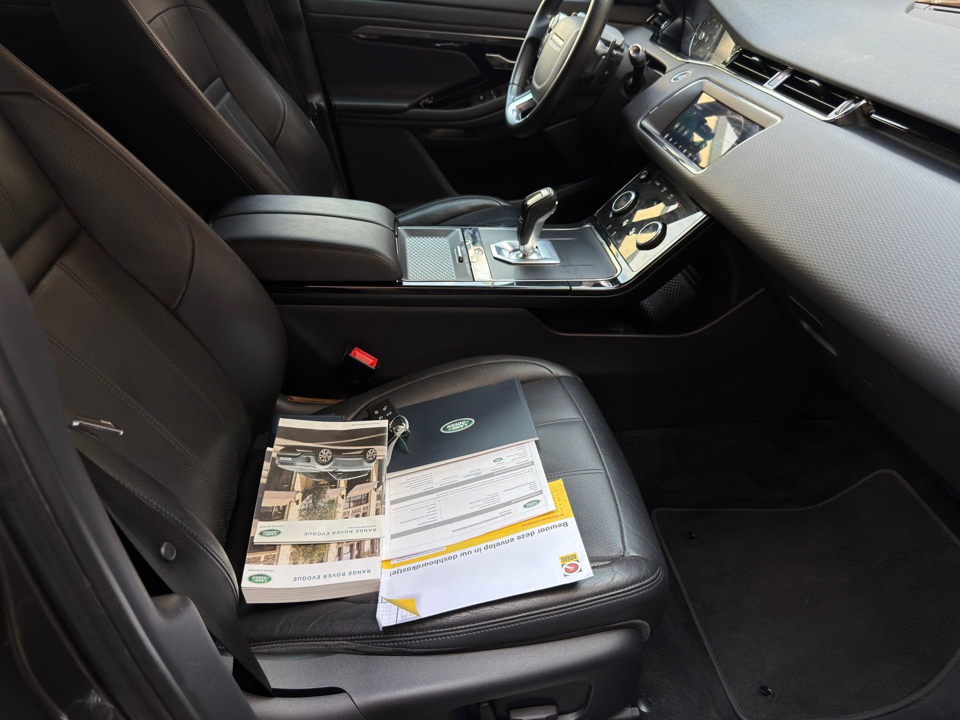 Foto 13 van Land Rover Range Rover Evoque 2.0 P200 AWD R-Dynamic HSE BLA