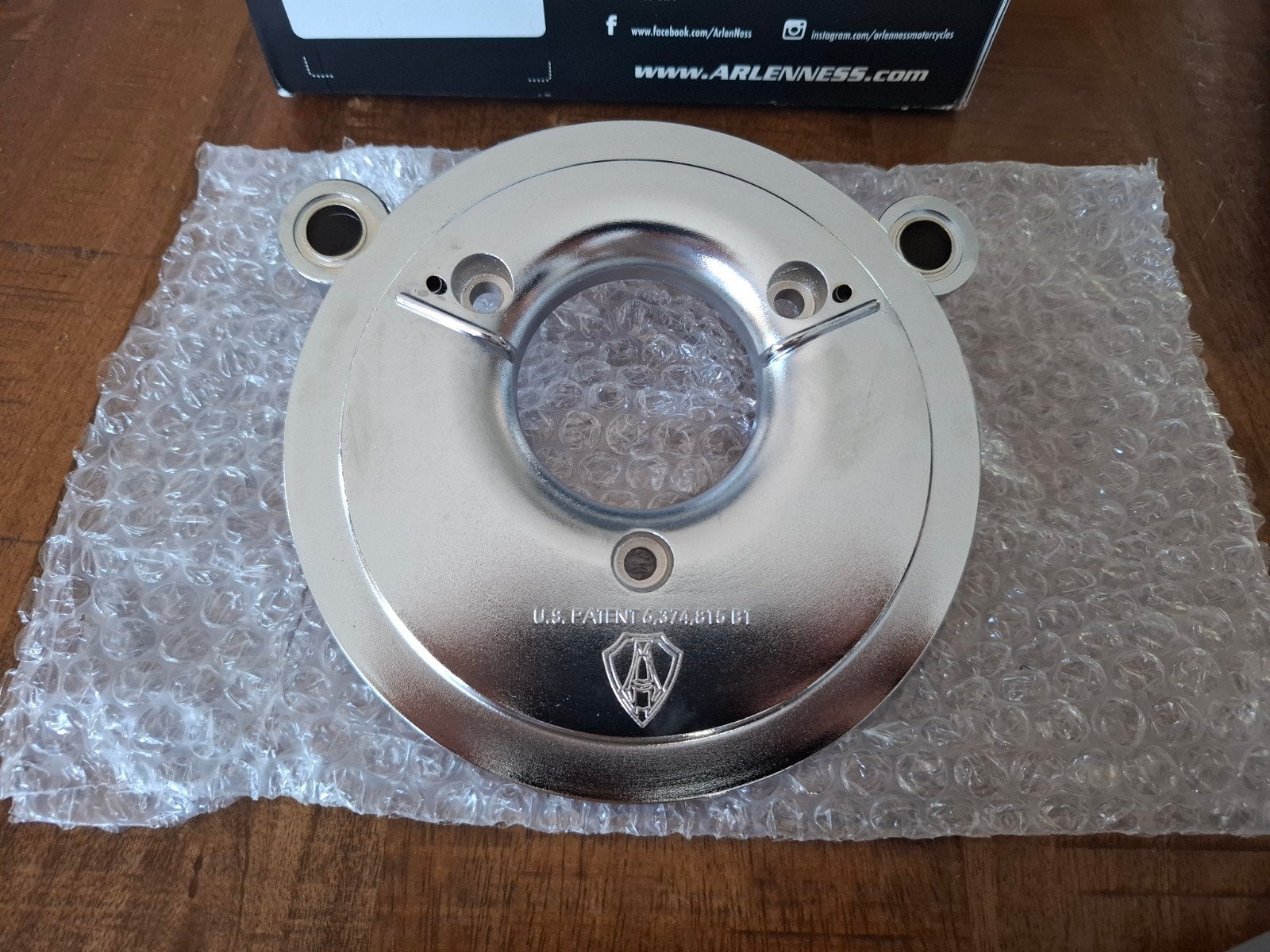 ARLEN NESS BIG SUCKER BACKING CHROME  NIEUW!!!, Motoren, Onderdelen | Harley-Davidson, Ophalen of Verzenden