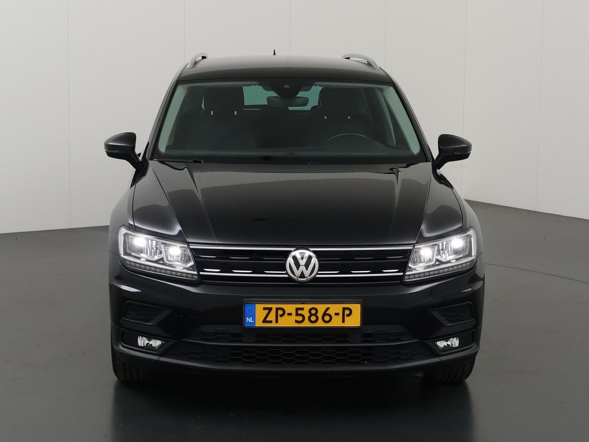 Volkswagen Tiguan 1.5 TSI ACT Comfortline Business | Trekhaa, Auto's, Volkswagen, Stof, 150 pk, Zwart, SUV of Terreinwagen