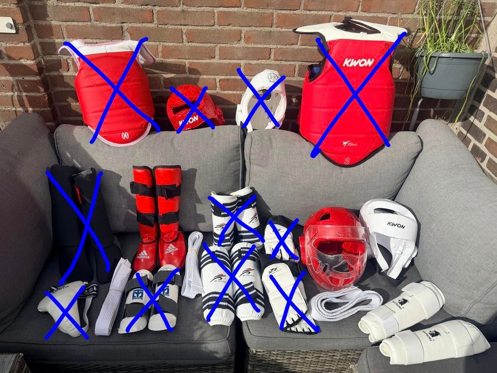 Taekwondo uitrusting/bescherming in verschillende maten, Ophalen of Verzenden, Zo goed als nieuw, Taekwondo, Vechtsportbescherming