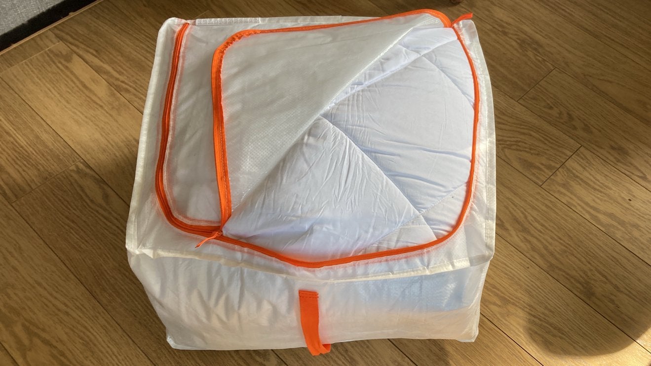2 duvets + 3 duvet covers; dekbedden en dekbedovertrekken, Ophalen, Gebruikt, Meerkleurig, Dekbedovertrek