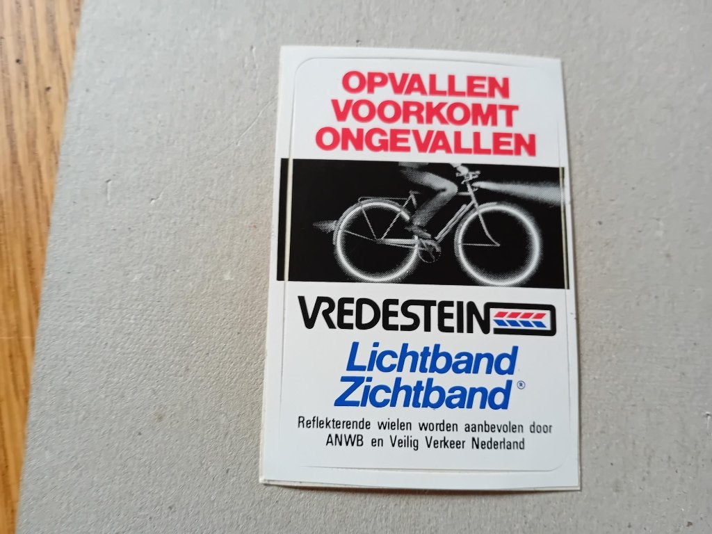 Vredestein sticker Lichtband Zichtband fietsband 9x6cm, Ophalen of Verzenden, Zo goed als nieuw, Bedrijf of Vereniging