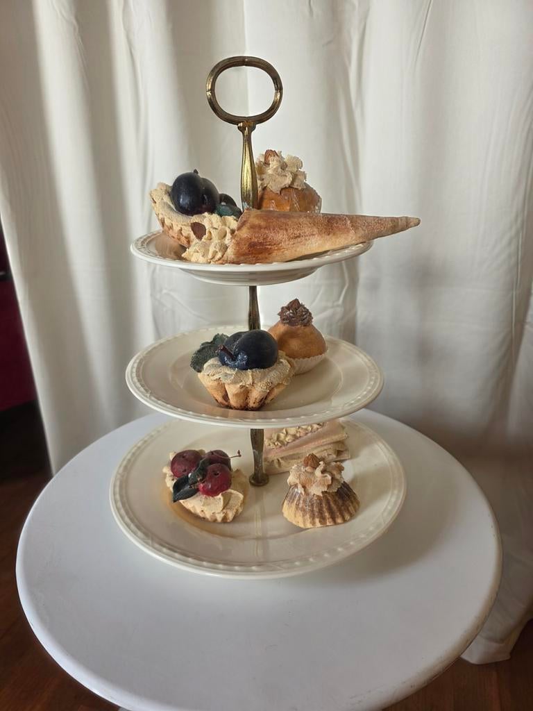 Etagère met brood, deeg en gebak decoratie, Ophalen of Verzenden, Gebruikt