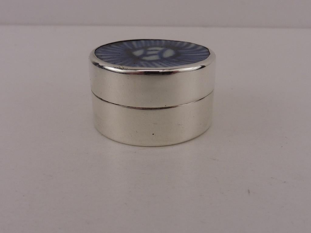 Zilveren pillendoosje                                   Z230, Antiek en Kunst, Ophalen of Verzenden, Zilver