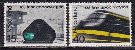 3126 - Nederland nvph 818/819 postfris , 125 jaar spoorwegen, Postzegels en Munten, Postzegels | Nederland, Verzenden, Na 1940