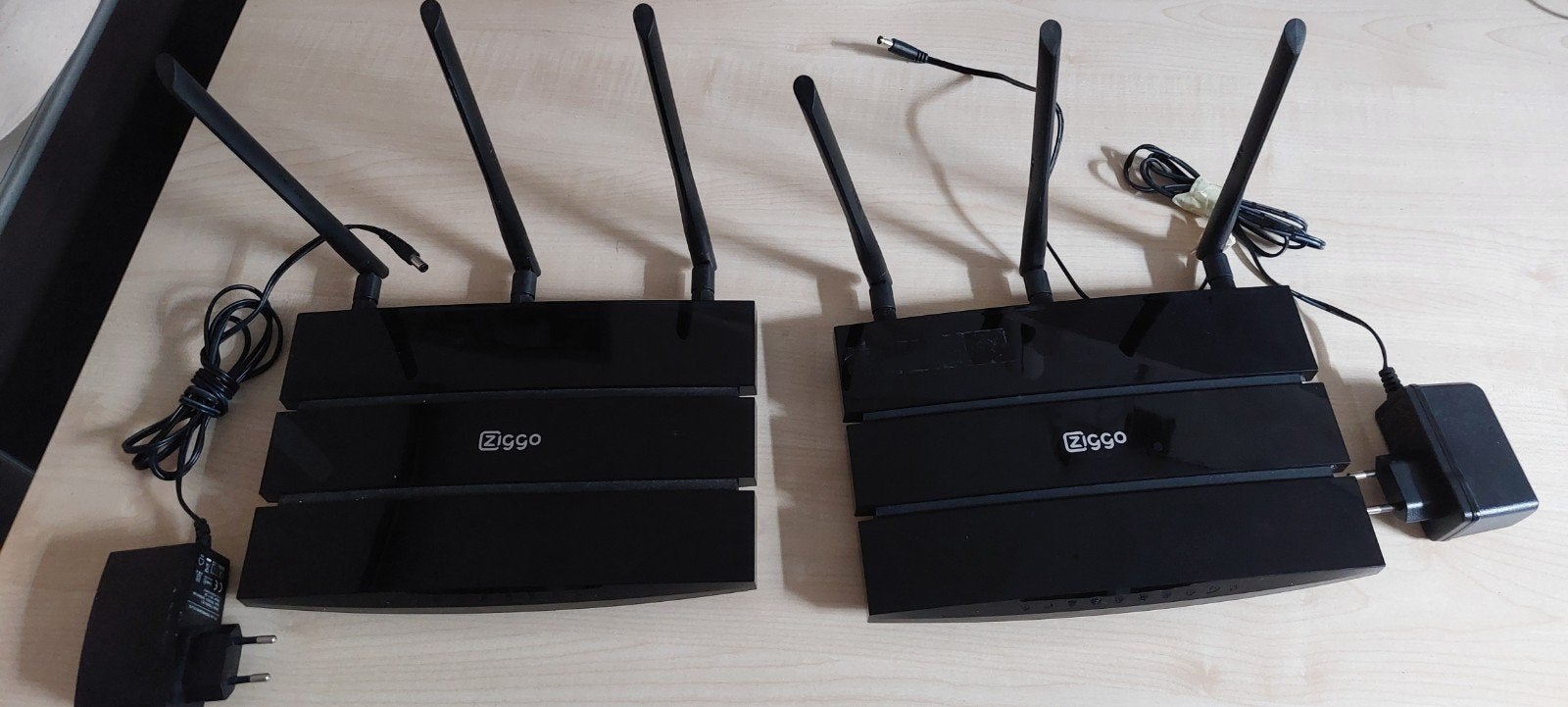 Ziggo TP-Link Routers (2 stuks), Ophalen of Verzenden, Zo goed als nieuw, Router, TP-Link