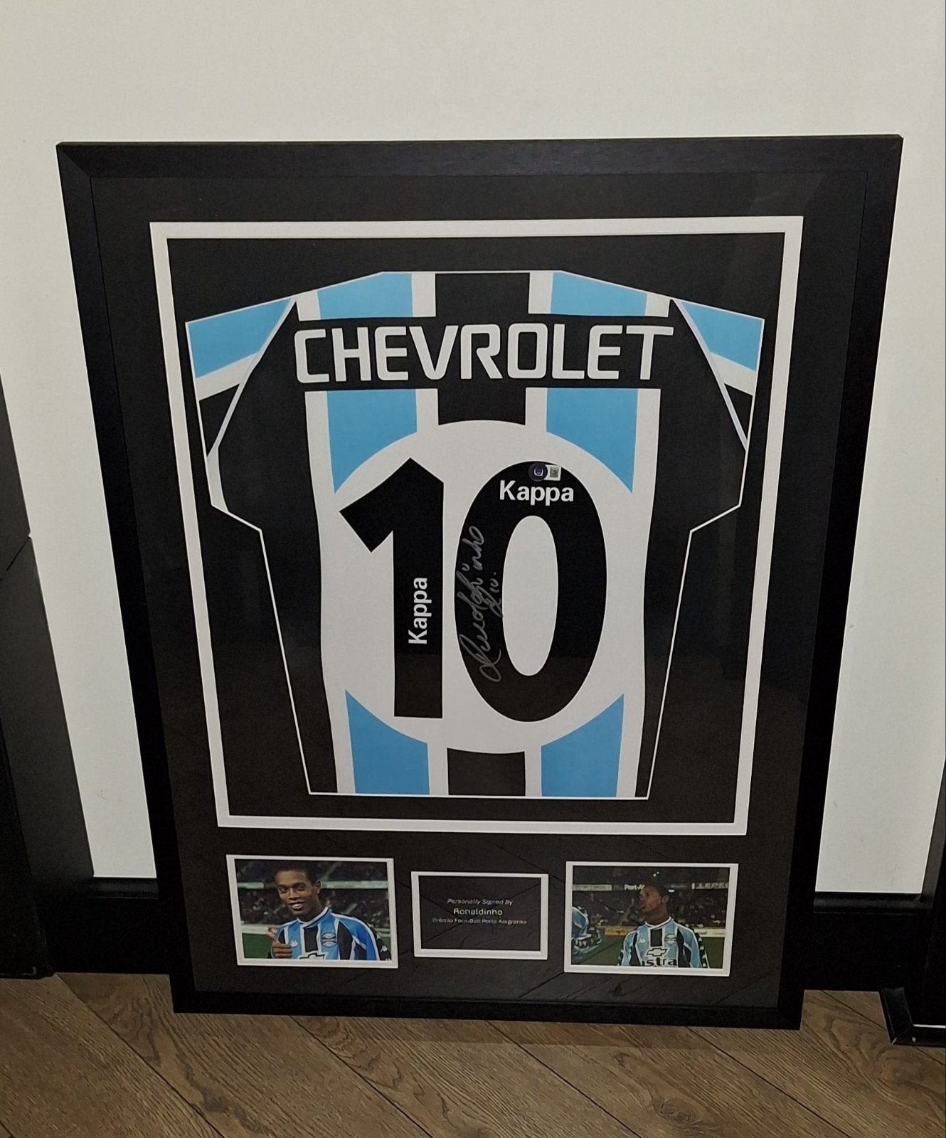 Ingelijst, gesigneerd Gremio shirt door Ronaldinho+ Beckett, Ophalen of Verzenden, Buitenlandse clubs, Shirt
