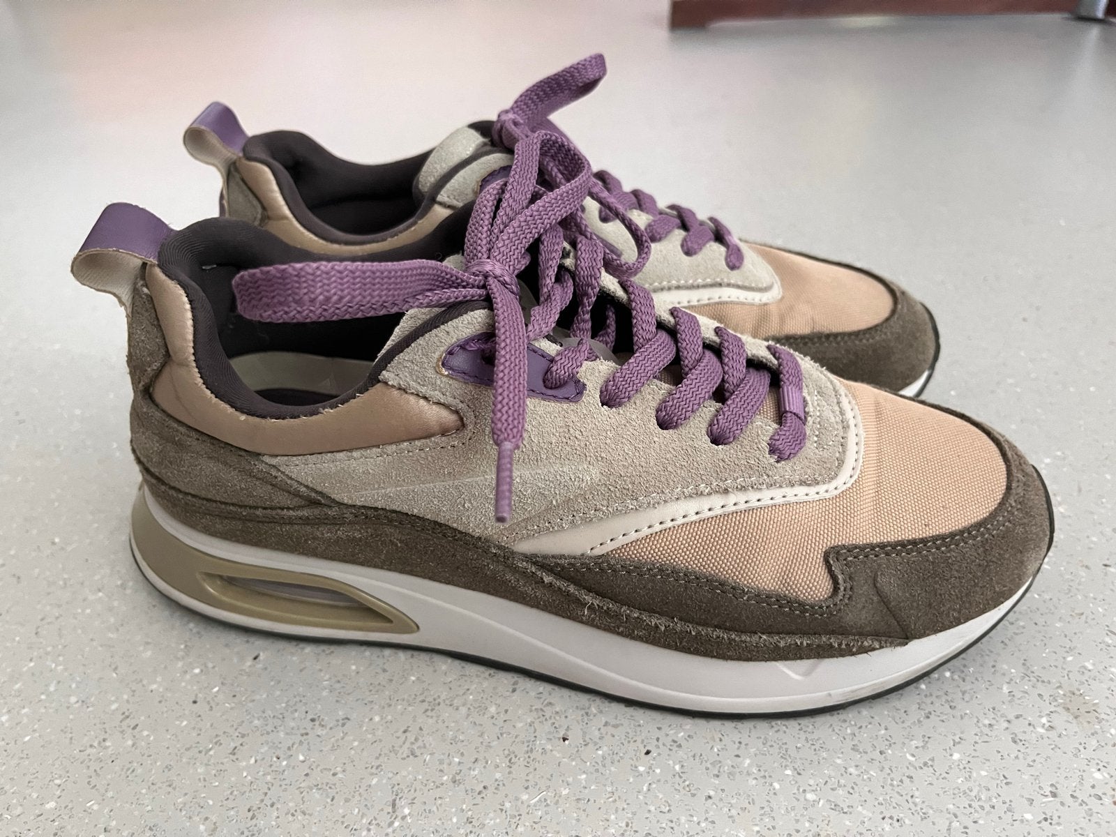 Hoff sneakers maat 39 - Zo goed als nieuw, Beige, Ophalen of Verzenden, Sneakers of Gympen, Gedragen