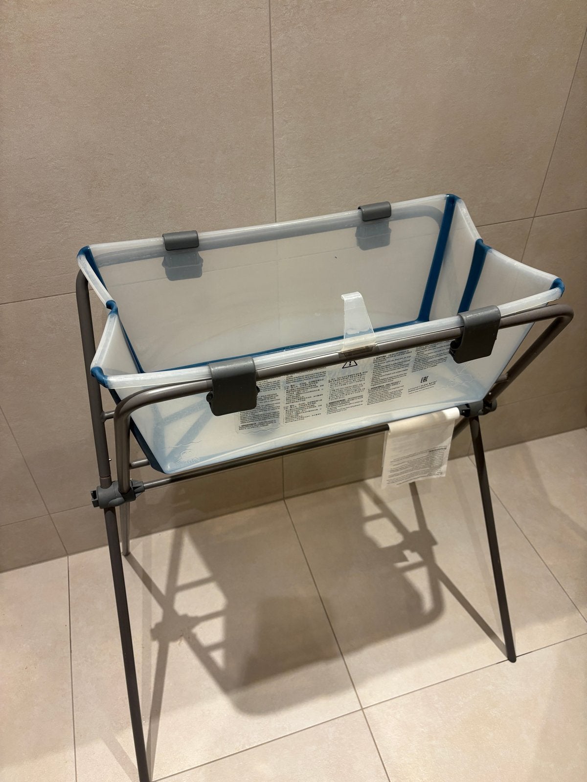 Stokke Flexi Bath Set - Opvouwbaar Babybadje met Onderstel, Ophalen, Zo goed als nieuw, Badje, Overige merken