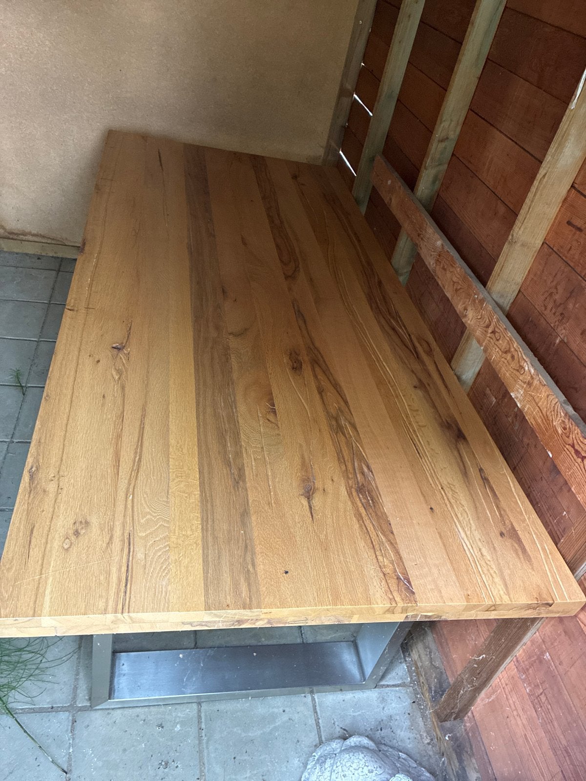 Robuuste eikenhouten tafel met metalen onderstel, Huis en Inrichting, Tafels | Eettafels, Gebruikt, Eikenhout, 150 tot 200 cm