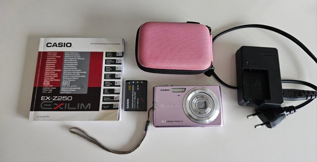 Casio  Exilim EX-Z250 Compact Camera Roze 9.1 MP, Ophalen, Zo goed als nieuw, Compact, 4 t/m 7 keer