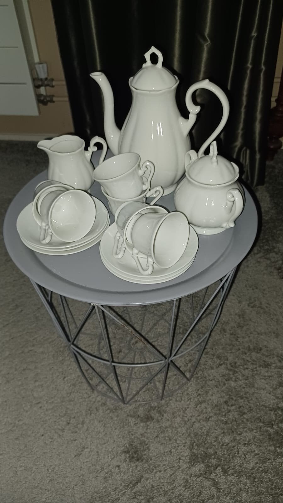 Schattig wit kinderservies met kan,pot, en espressokopjes, Ophalen, Gebruikt, Keramiek, Compleet servies