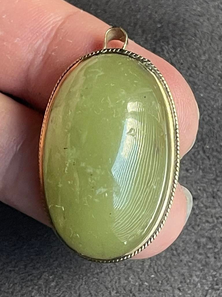zware 9 karaat geelgouden vintagehanger met jade 16,81 gram, Gebruikt, Overige voorstellingen, Ophalen of Verzenden, Nvt