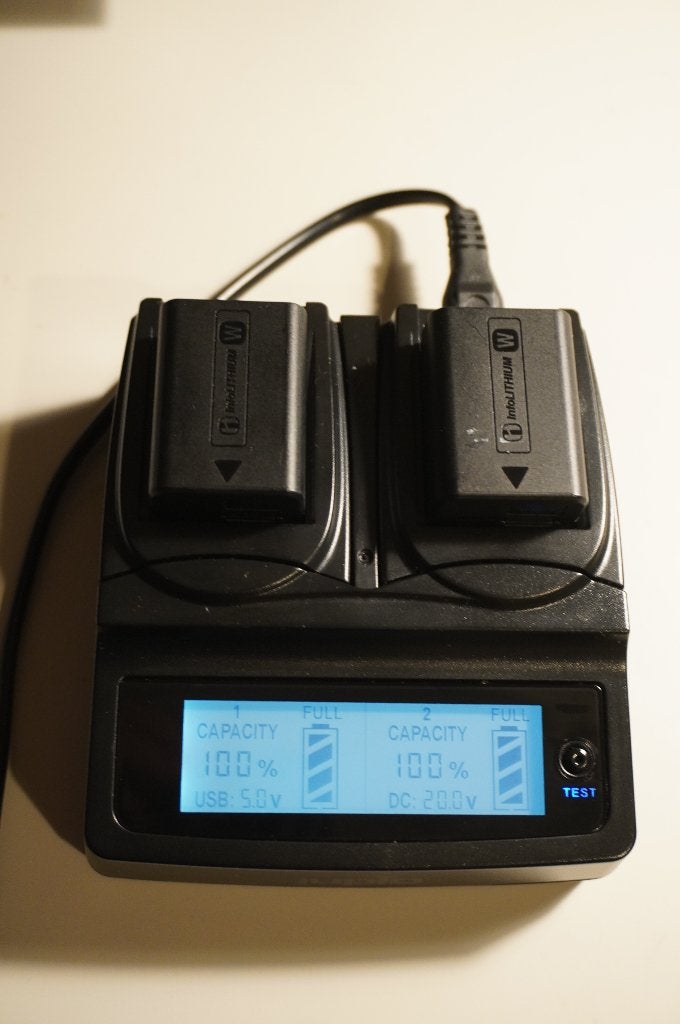 Jupio Dual Acculader voor Sony NP-FW50 accu's, Acculader, Zo goed als nieuw, Micro-USB-ingang, Jupio