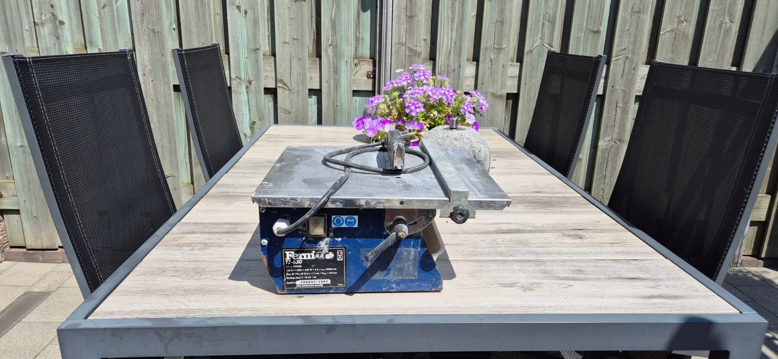 Te koop tegelzaagmachine., Doe-het-zelf en Verbouw, Gereedschap | Zaagmachines, Ophalen, Minder dan 30 mm, Gebruikt, 600 tot 1200 watt
