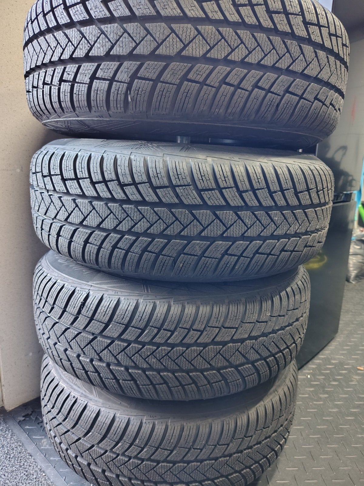nieuwe winterbanden Vredestein 215 60 17, Ophalen, Nieuw, Renault