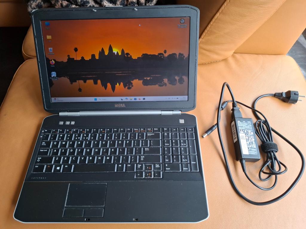 Laptop DELL Latitude, Computers en Software, Windows Laptops, Ophalen, 15 inch, 2 tot 3 Ghz, SSD