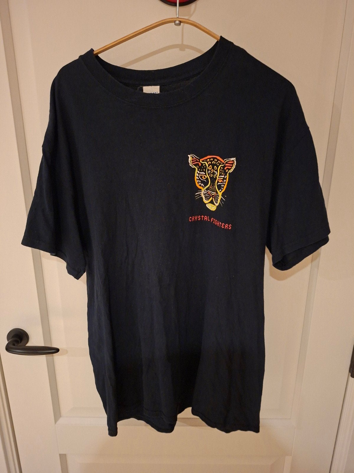 Crystal Fighters T-shirt - Zwart met luipaardprint, Kleding | Heren, T-shirts, Maat 52/54 (L), Verzenden, Zwart, Gedragen