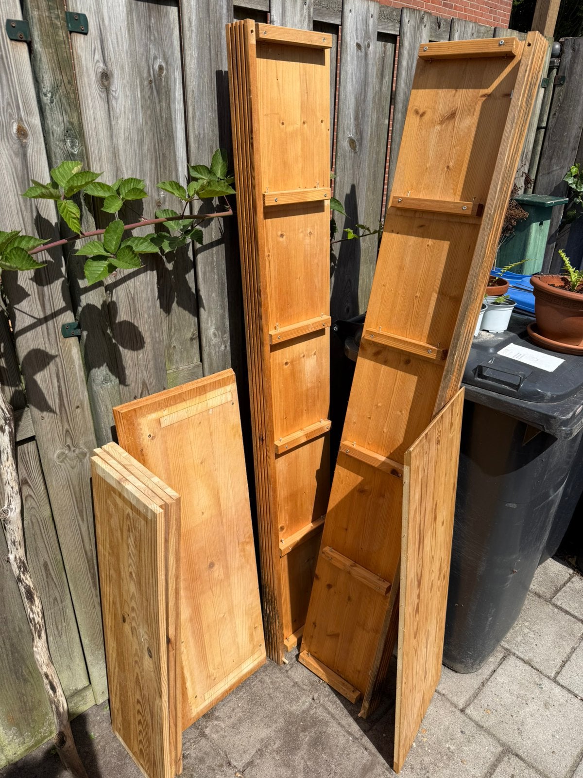 Gratis houten kast met legplanken, Ophalen, Gebruikt