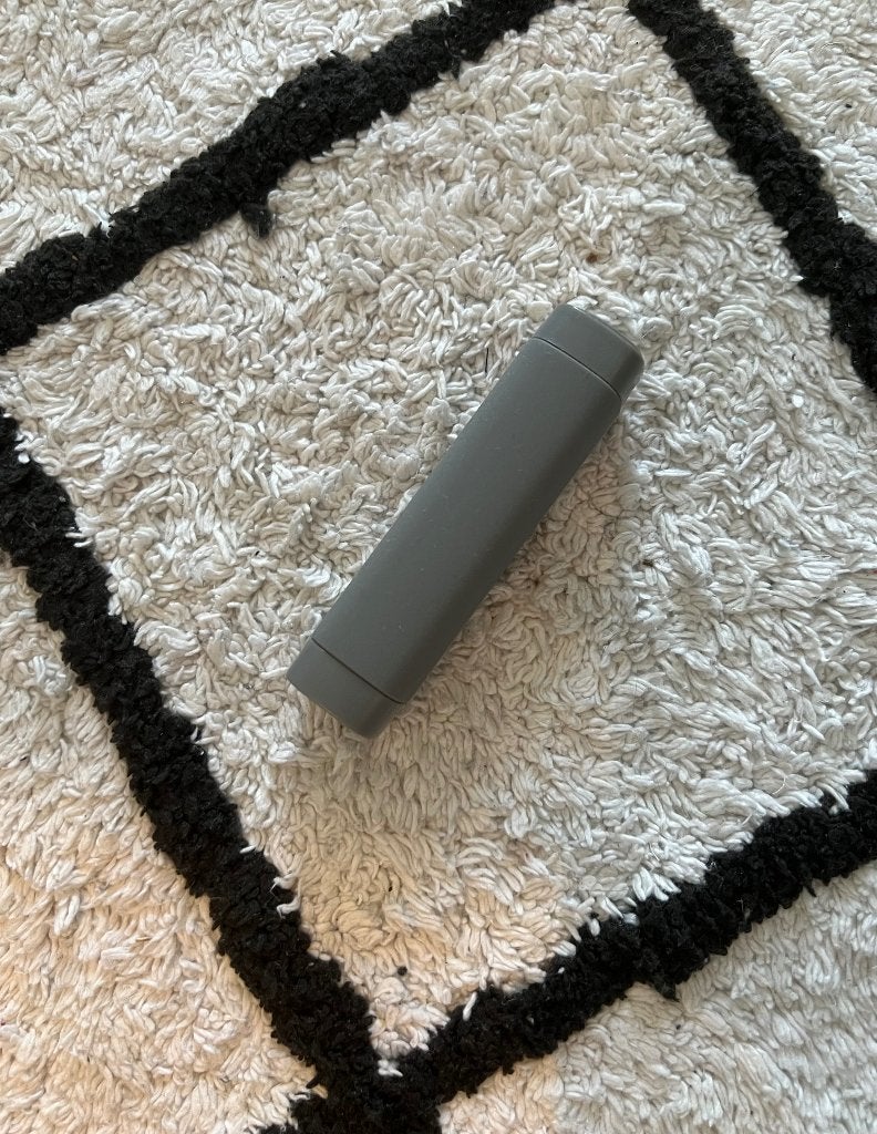 ZGAN grijs Hema Powerbank Micro USB & USB 2600mAh silicone, Telecommunicatie, Powerbanks, Ophalen of Verzenden, Zo goed als nieuw