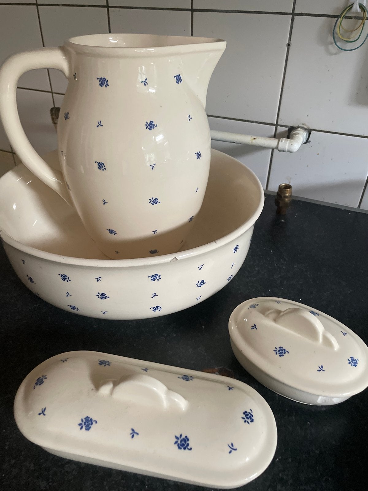 Vintage Wasstel met kan en zeepbakjes - Blauw bloemmotief, Antiek en Kunst, Ophalen