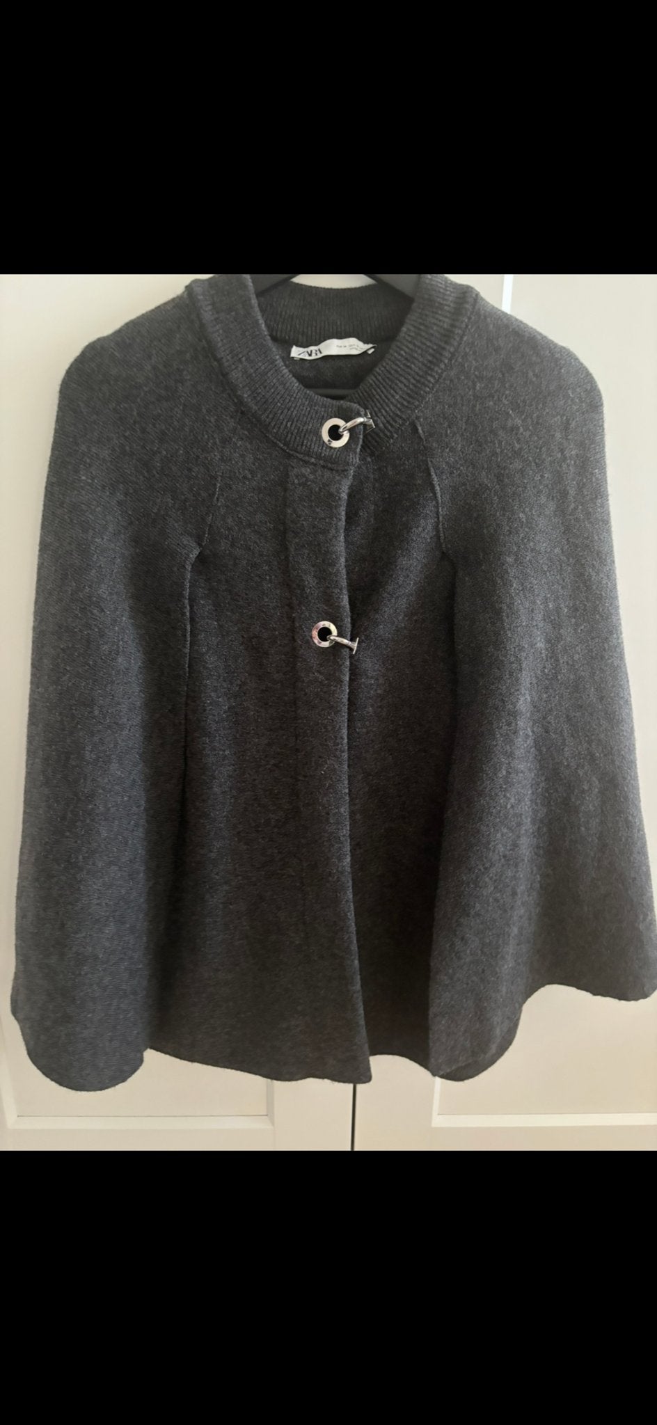 Nieuwe Zara Cape - Grijs, Maat M, Ophalen of Verzenden, Nieuw, Maat 38/40 (M), Grijs