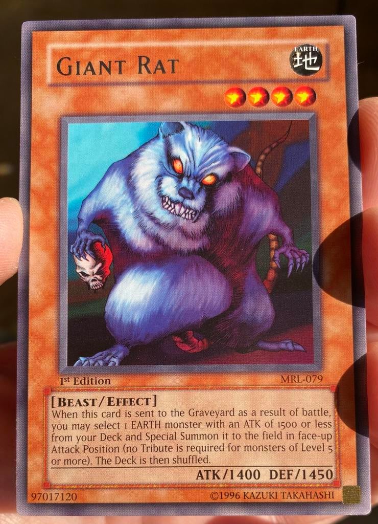 Yu-Gi-Oh! Giant Rat MRL 1st Edition Old US Print !, Ophalen of Verzenden, Zo goed als nieuw, Losse kaart