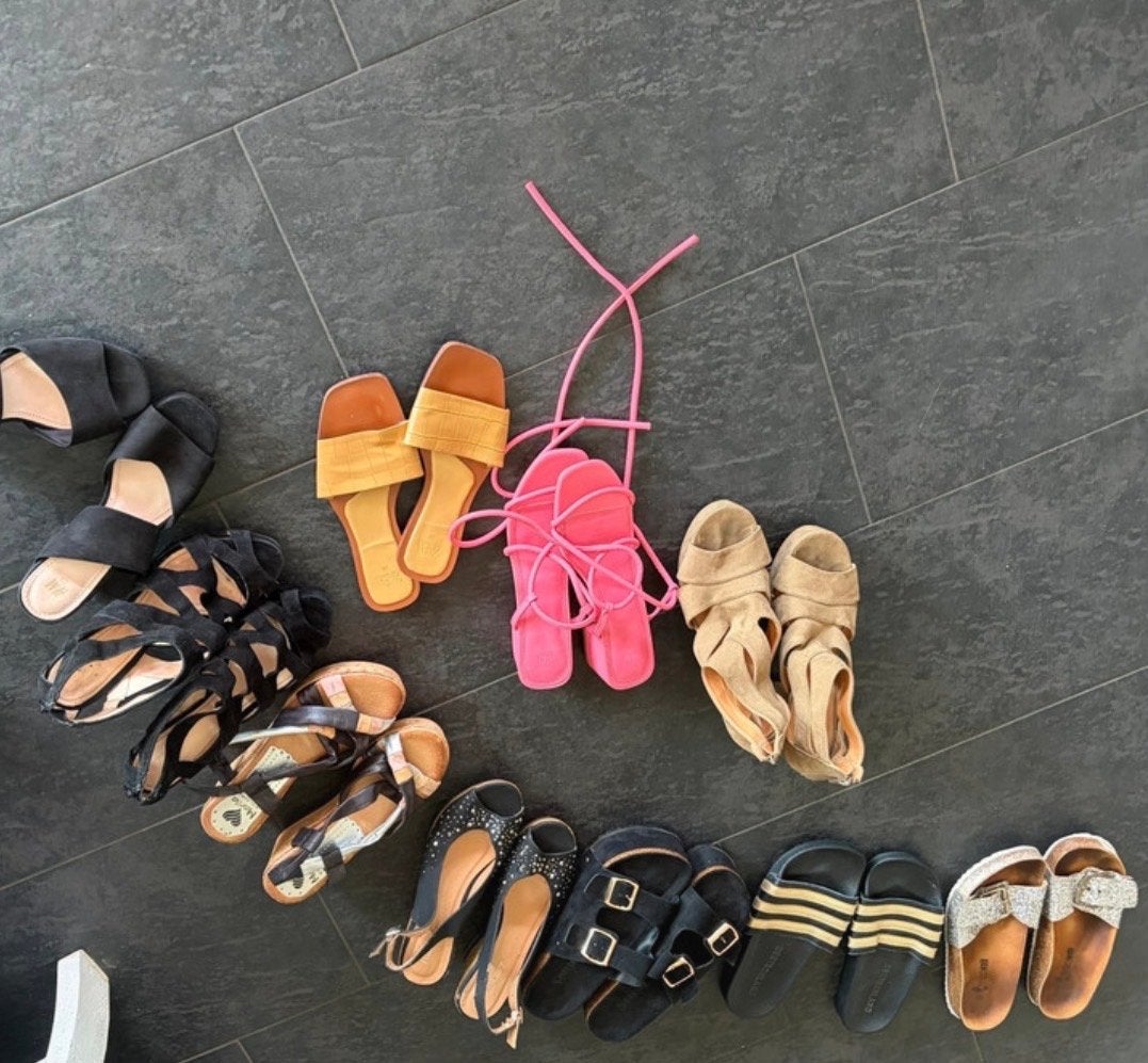 10 paar schoenen en slippers maat 39 (Adidas, Zara, H&M, TS), Ophalen of Verzenden, Gedragen, Zwart, Sandalen of Muiltjes