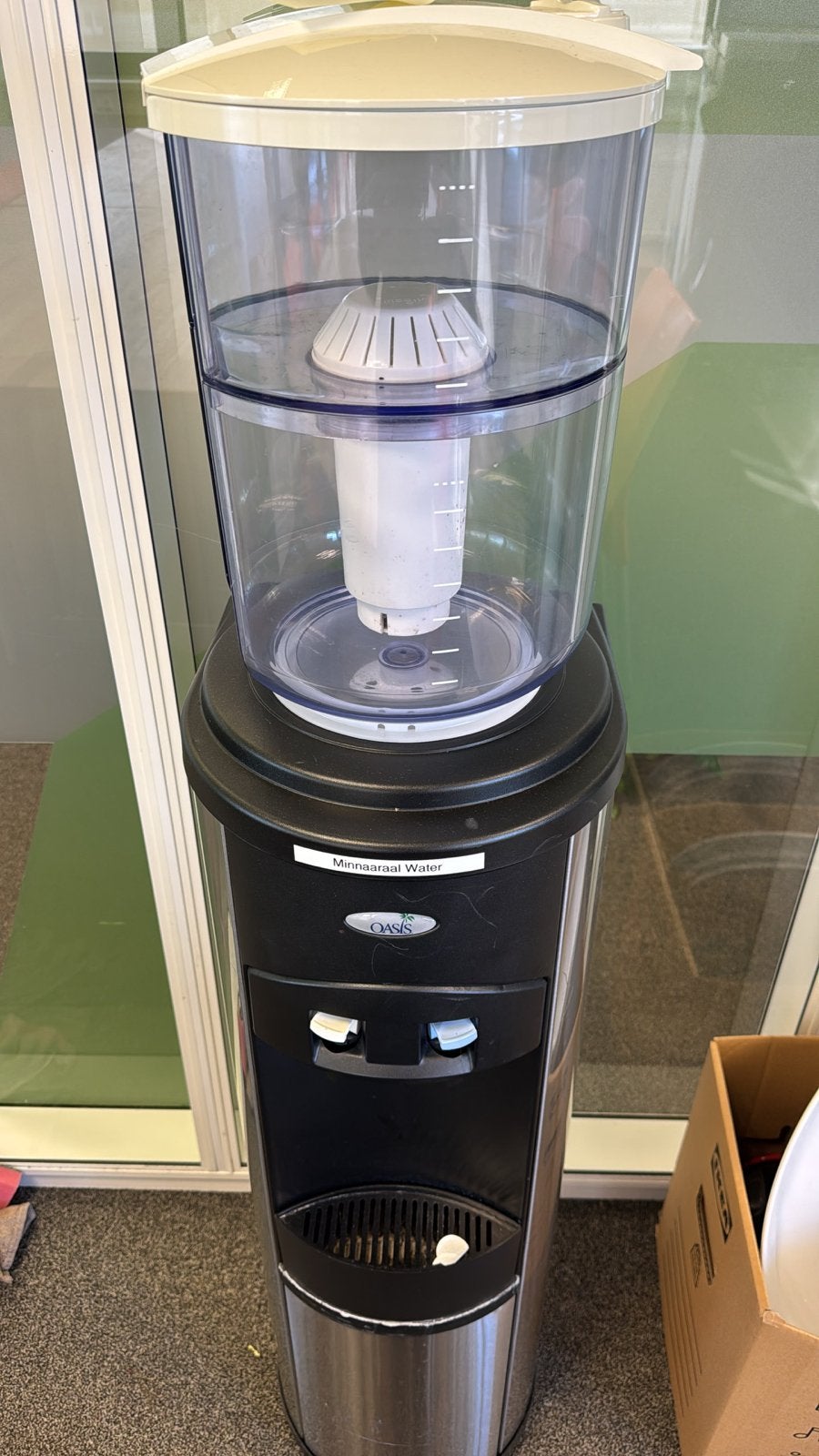 Oasis Watercooler met zelfvulbaar reservoir, Ophalen, Gebruikt